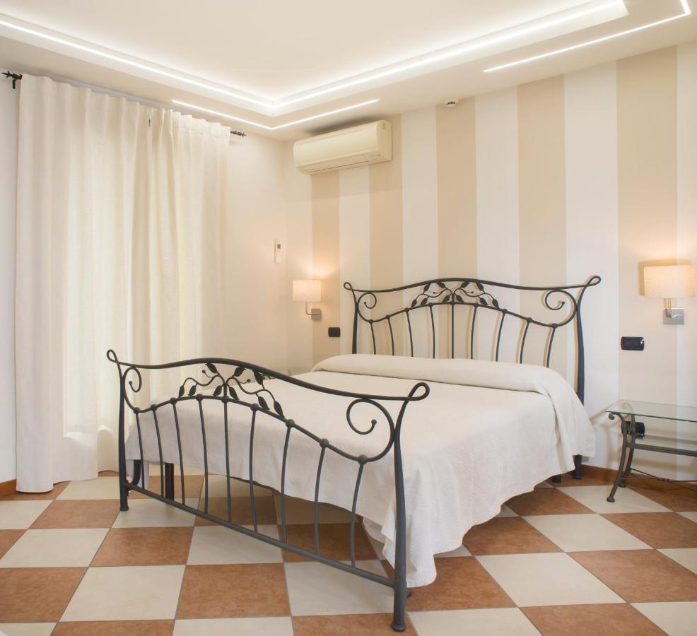 Bed and Breakfast Relais Sweet Days Peschiera del Garda Exterior foto